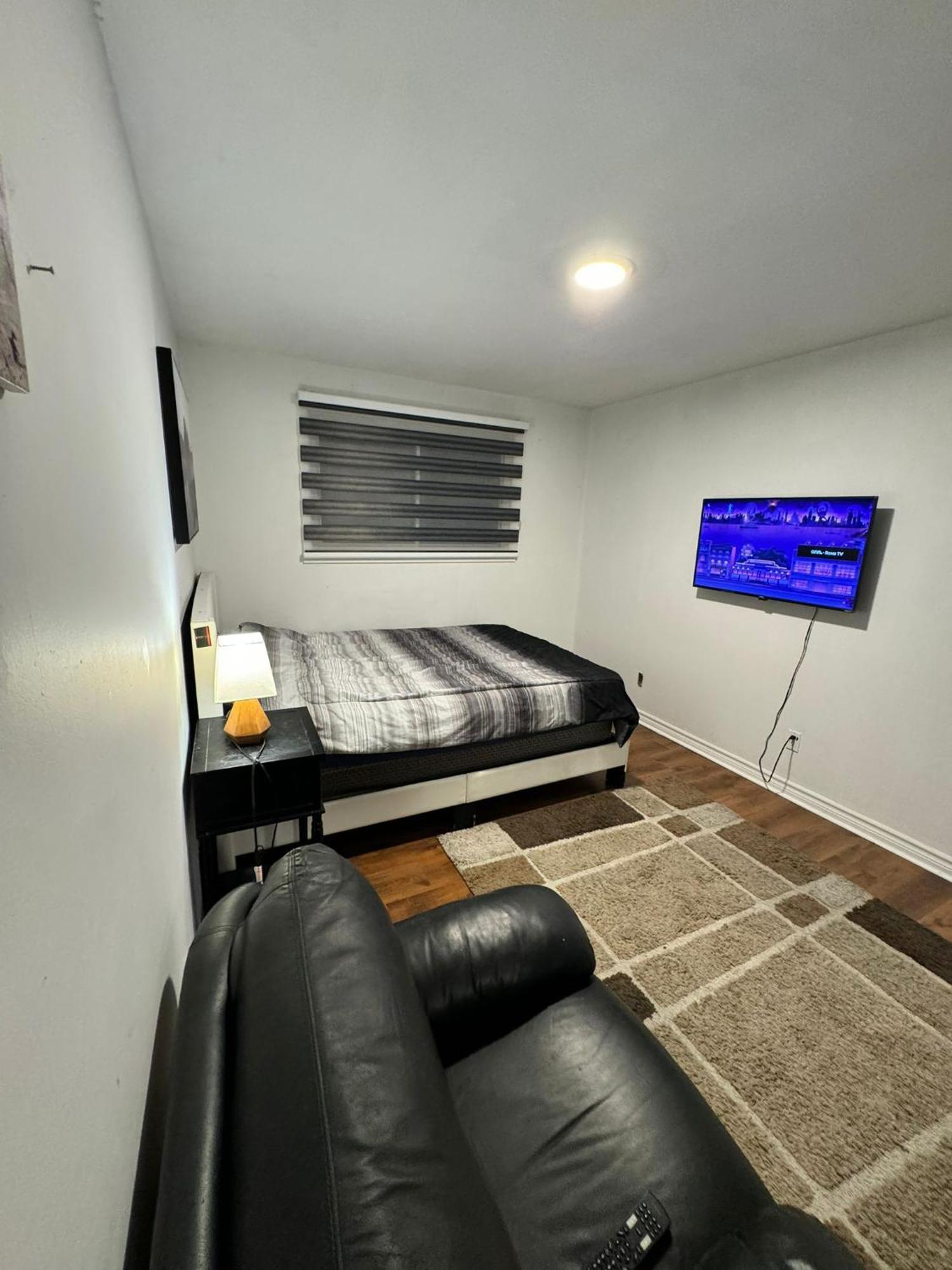 فندق 28 Bingham Road برامبتون المظهر الخارجي الصورة